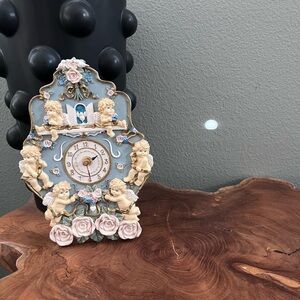 ✨SOLD✨

Vintage working musical Cupid wall clock 🕰️